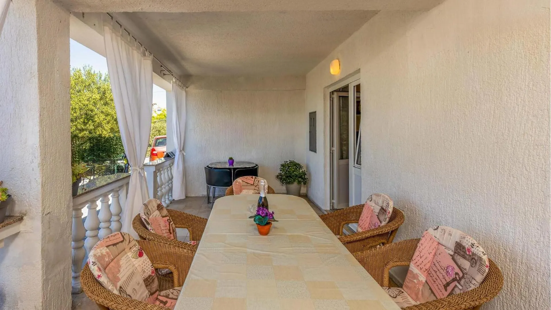 Amazing Apartment In Banjol With Wifi