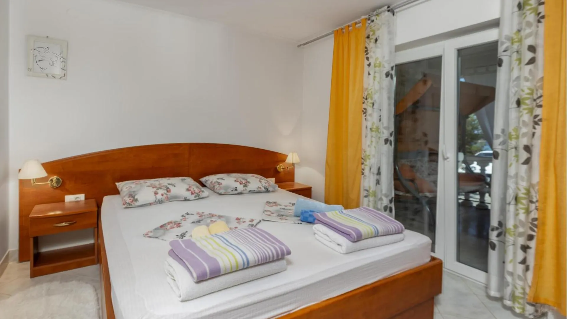 Amazing Apartment In Banjol With Wifi