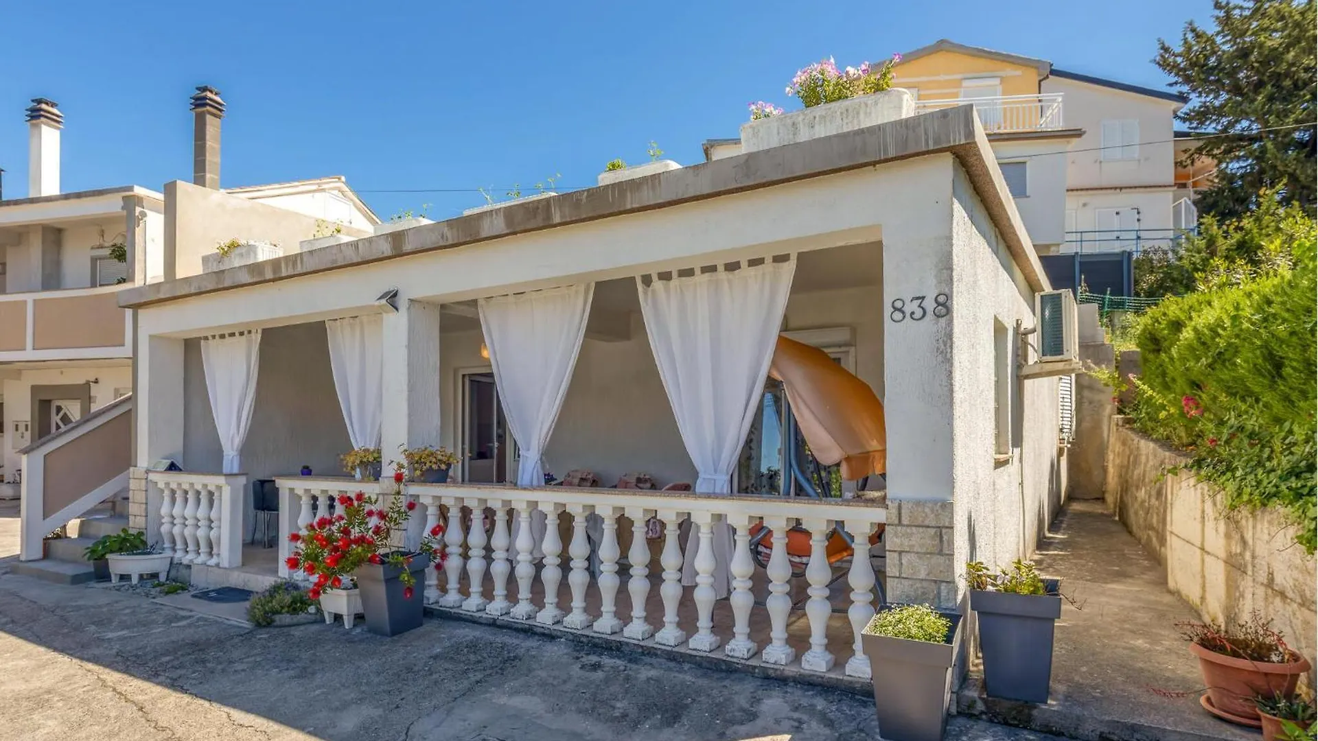 Amazing Apartment In Banjol With Wifi 0*,